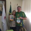 Dwight Miller exchanges Rotary flags with the president of the Belo Horizonte Rotary Club.