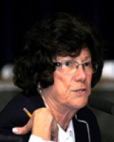 Mayor Lois Wynne