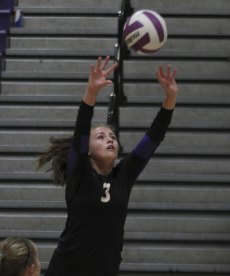 Tiger volleyball starts fast with strong wins over Sunnyside, Edison Kele Wheelman returns for the Tigers.