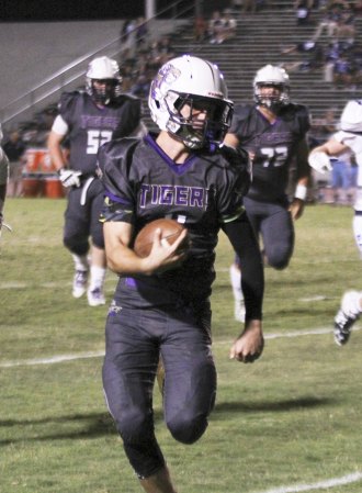 Logan Ahllin on the move for Lemoore.