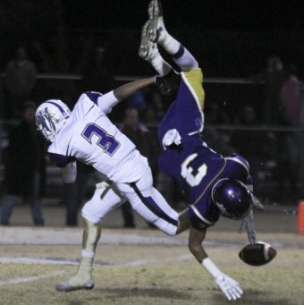 Lemoore's Jordan Perryman makes a play.