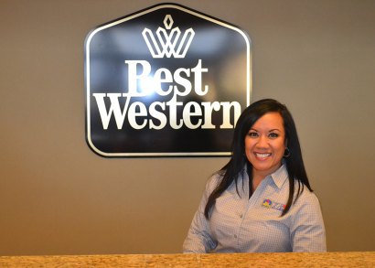 Manager Frances Perkins of The Best Western, Lemoore's Business of the Year.